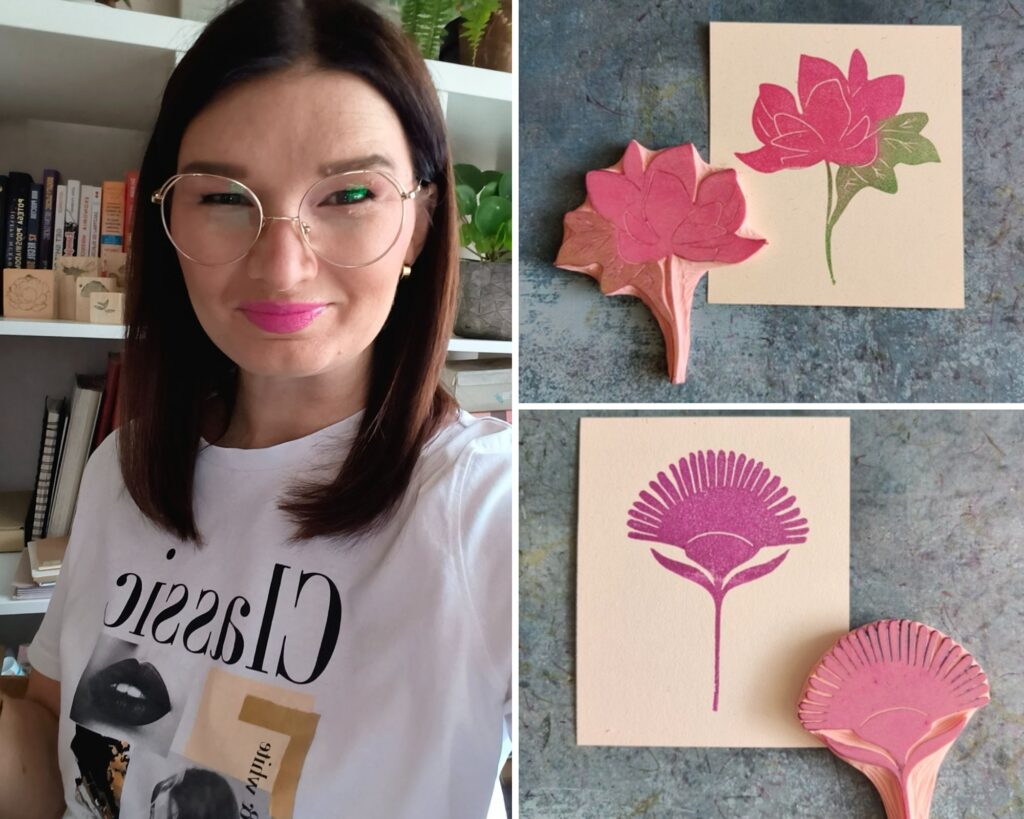 Na zdjęciu widzisz mnie w mojej pracowni — projektuję i tworzę autorskie stemple gumowe handmade. Każdy z nich powstaje z pasją, dbałością o detal i miłością do papieru oraz ilustracji. Ewa Szczepańska - Twórczyni i projektantka stempli gumowych oraz jej prace.